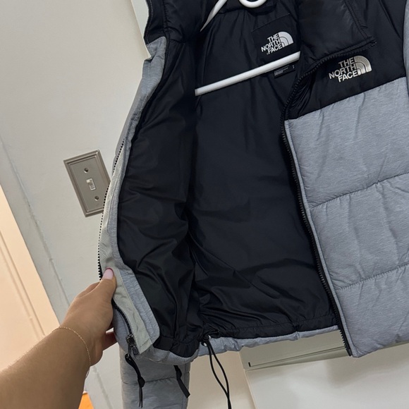 New condition Northface Cropped Puffer - Picture 2 of 3